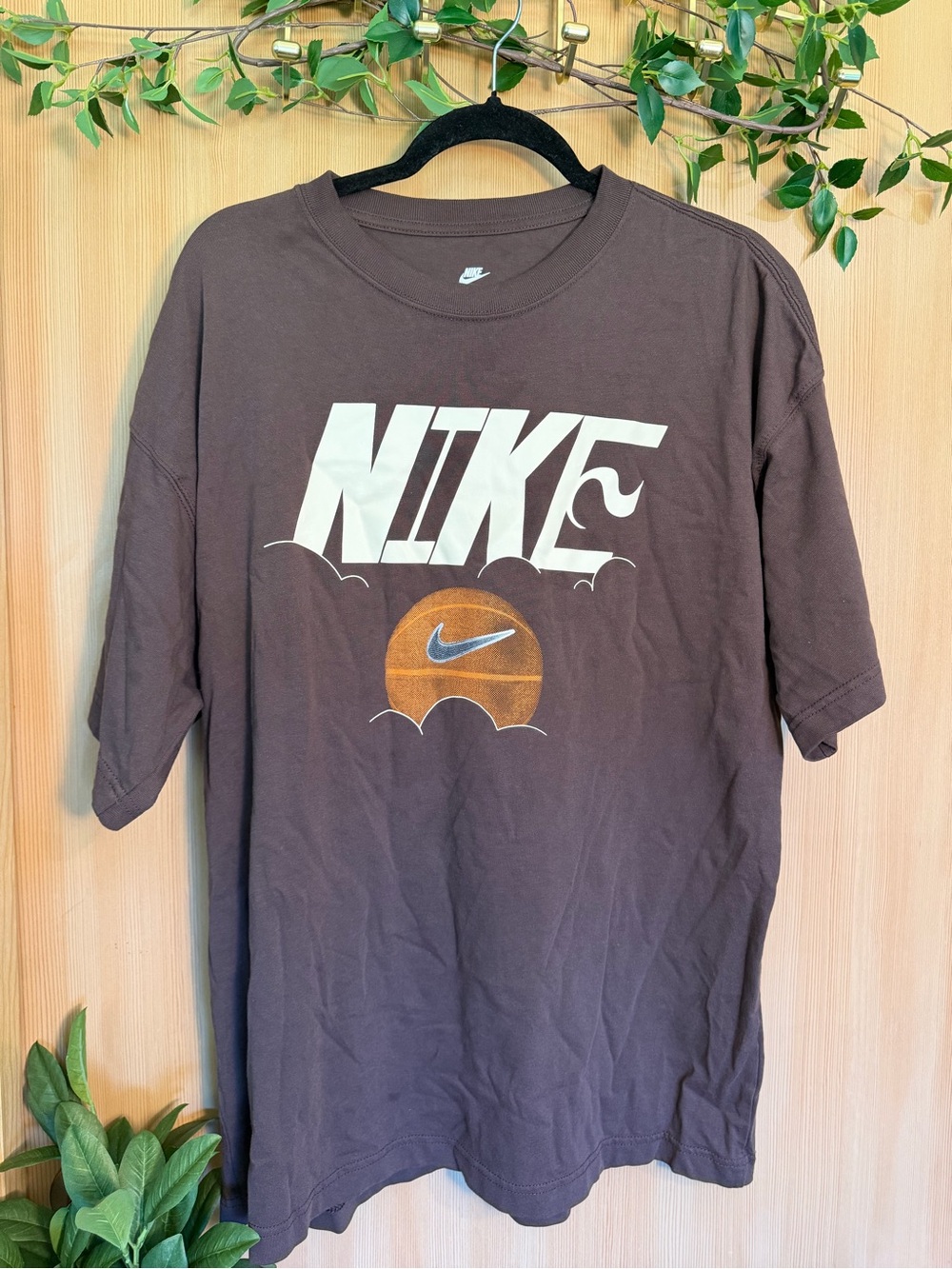 Nike Brown Short-Sleeve Graphic Logo Tee